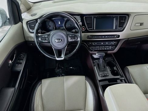 Used 2017 Kia Sedona SX Limited image 3