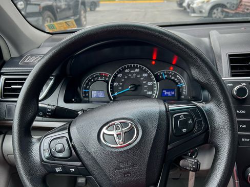 Used 2015 Toyota Camry LE image 13