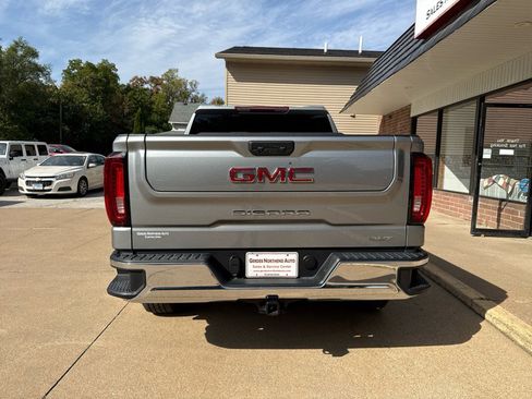Used 2025 GMC Sierra 1500 SLT image 28
