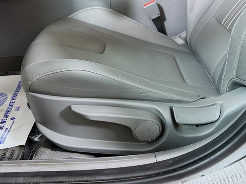 Certified 2024 Hyundai Elantra SEL image 19