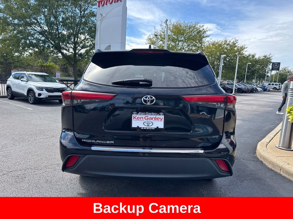 Used 2023 Toyota Highlander L FWD image 7