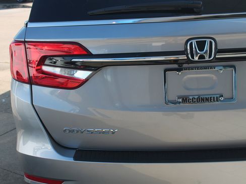 Certified 2024 Honda Odyssey EX-L image 5