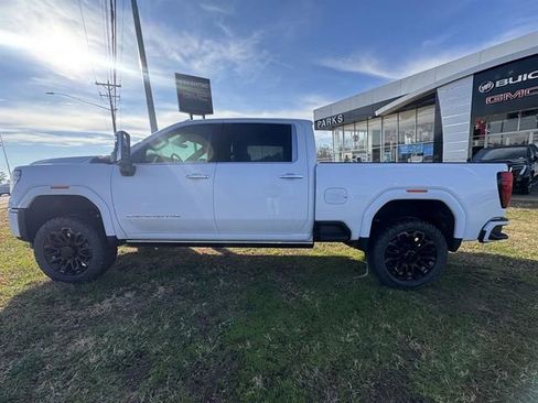 New 2026 GMC Sierra 2500 Denali Ultimate image 11