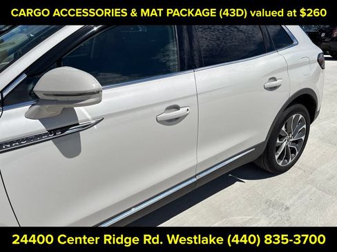 Used 2023 Lincoln Nautilus Reserve AWD/4WD image 5