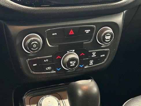 Used 2019 Jeep Compass Altitude image 22