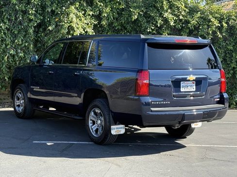 Used 2017 Chevrolet Suburban LT AWD/4WD image 5