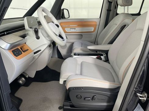 New 2025 Volkswagen ID. Buzz Pro S Plus image 2