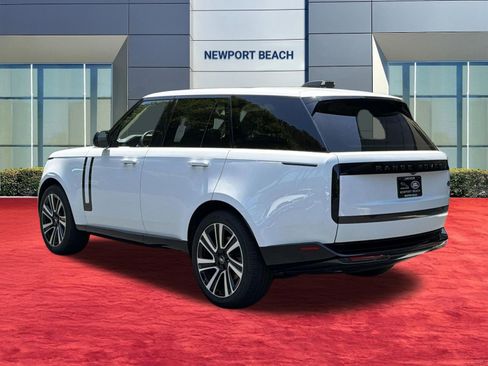 Used 2023 Land Rover Range Rover SE AWD/4WD image 3