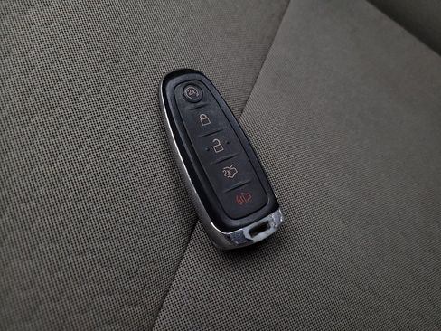 Used 2019 Ford Escape SE FWD image 32