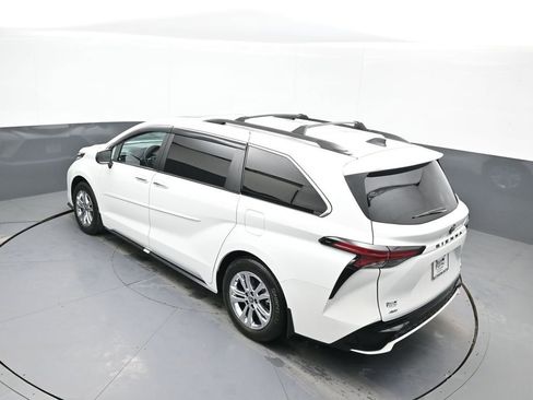 Certified 2023 Toyota Sienna XSE w/ XSE Plus Package image 43