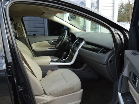 Used 2013 Ford Edge SE image 18