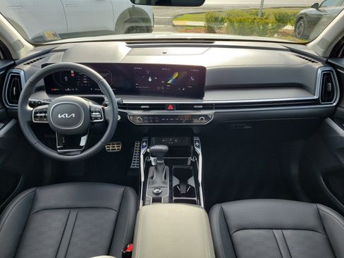 Certified 2025 Kia Sorento SX FWD image 18