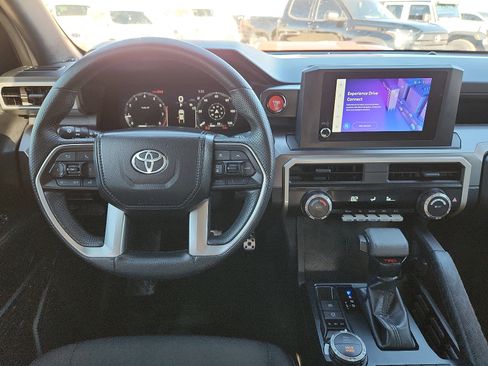 Used 2025 Toyota Tacoma TRD Sport image 11