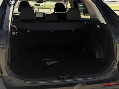 Used 2025 Toyota RAV4 XLE image 31
