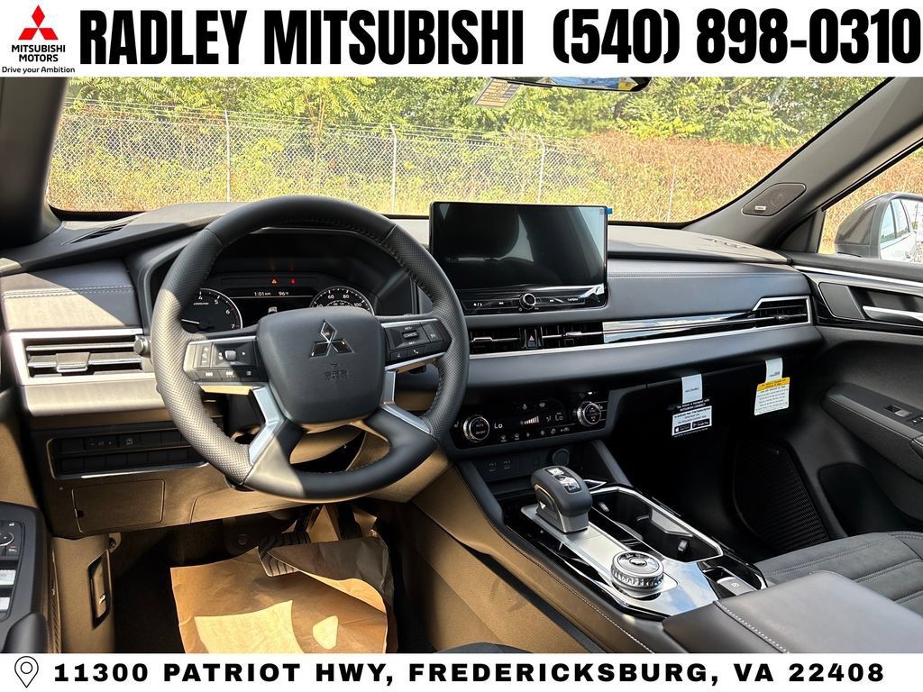 New 2026 Mitsubishi Outlander LE AWD/4WD image 13