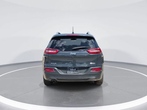 Used 2018 Jeep Cherokee Latitude Plus AWD/4WD image 7