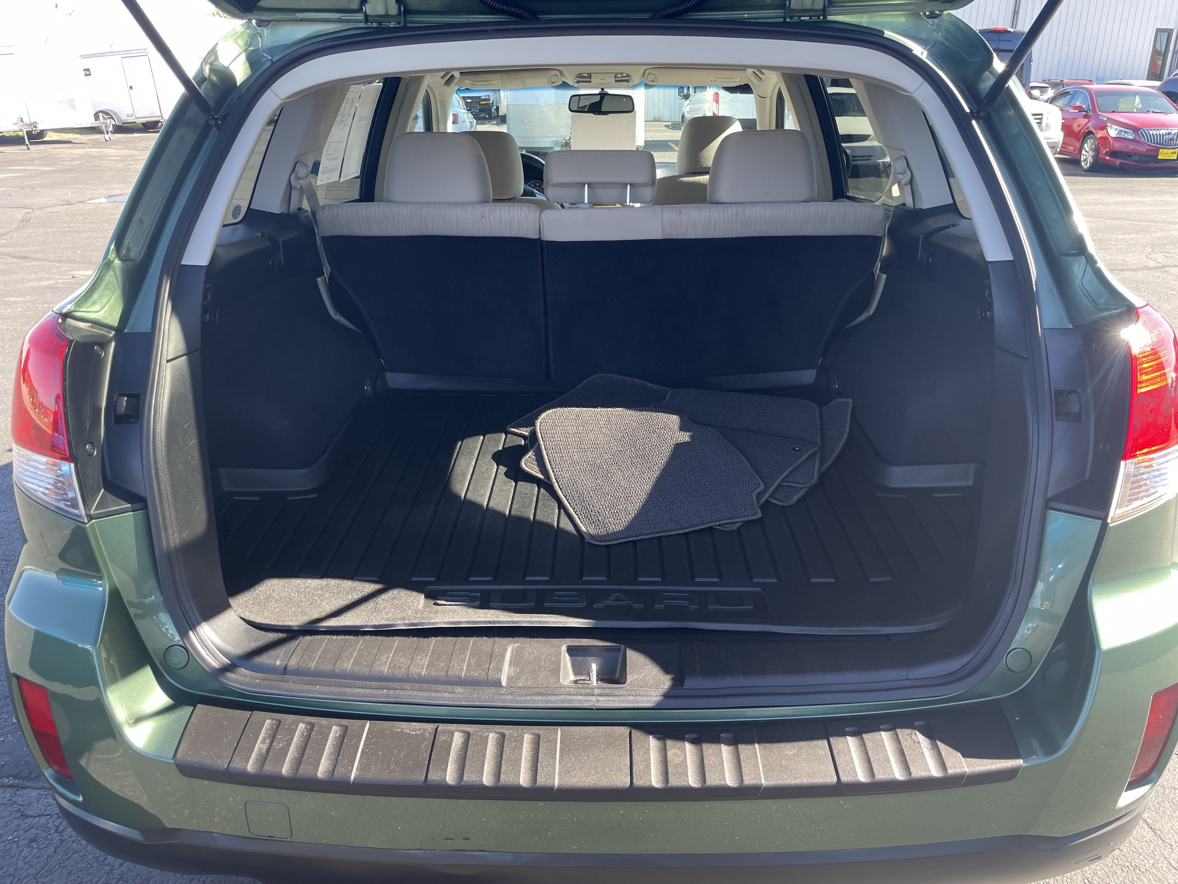 Used 2013 Subaru Outback 2.5i Premium w/ Popular Pkg 1A AWD/4WD image 9