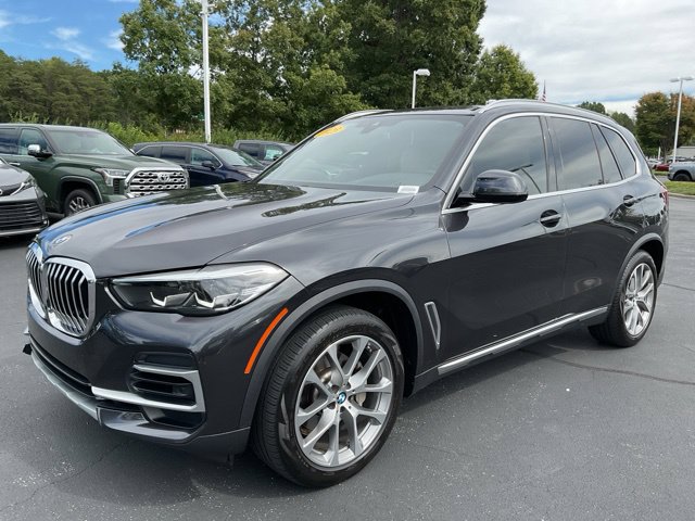 Used 2022 BMW X5 sDrive40i w/ Premium Package RWD image 2