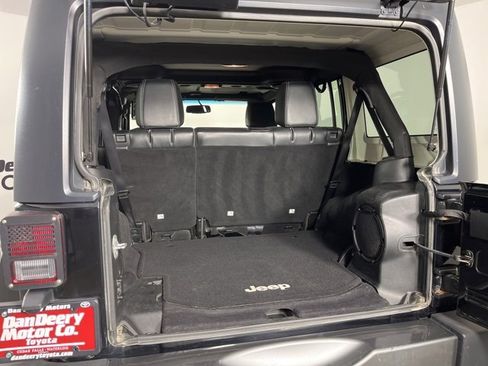 Used 2013 Jeep Wrangler Unlimited Sport image 17