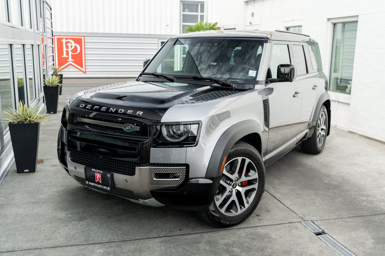 Used 2022 Land Rover Defender 110 X AWD/4WD image 3