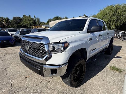 Used 2020 Toyota Tundra SR5 w/ SR5 Upgrade Package AWD/4WD image 1