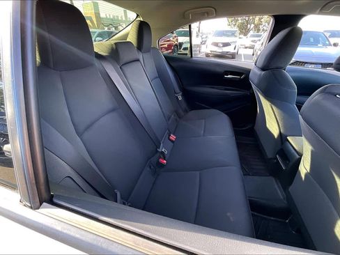 Used 2021 Toyota Corolla LE image 27