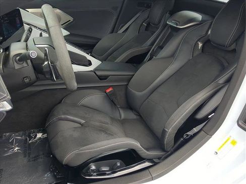 Used 2024 Chevrolet Corvette Stingray Preferred Conv w/ Z51 Performance Package RWD image 18