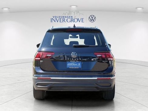 Certified 2022 Volkswagen Tiguan SE AWD/4WD image 6