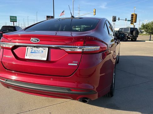 Used 2018 Ford Fusion SE w/ Fusion SE Technology Package FWD image 17