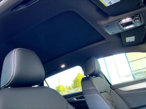 New 2026 Volkswagen Atlas Cross Sport SE FWD image 18