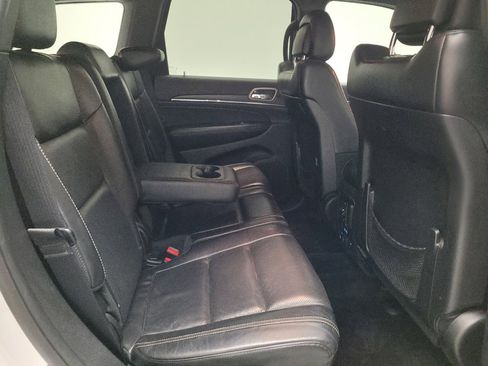 Used 2017 Jeep Grand Cherokee Limited w/ Luxury Group II image 19