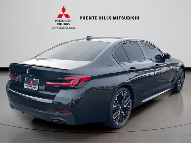 Used 2023 BMW 530e w/ M Sport Package RWD image 4