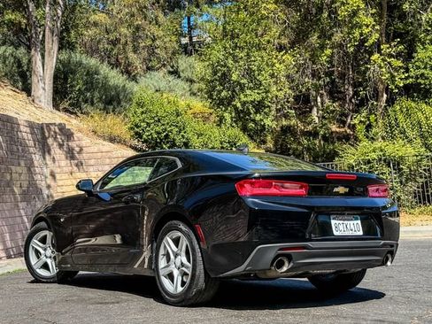 Used 2016 Chevrolet Camaro LT RWD image 17