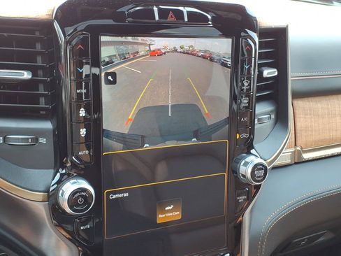 Used 2023 RAM 1500 Limited w/ Body Color Bumper Group AWD/4WD image 15