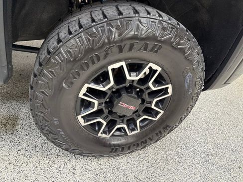 Used 2024 GMC Sierra 2500 AT4X image 83