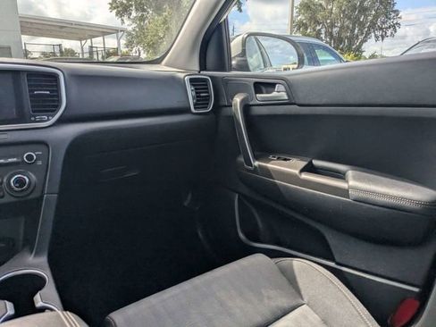 Used 2020 Kia Sportage LX FWD image 16