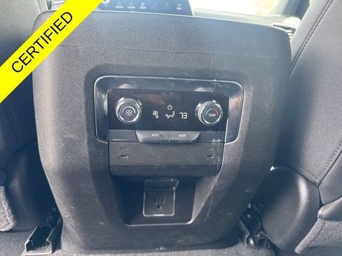 Used 2025 Chevrolet Suburban Z71 AWD/4WD image 21