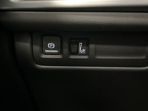 Used 2024 Cadillac XT4 Sport image 27