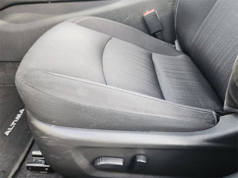 Used 2023 Nissan Altima 2.5 SV image 9