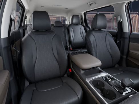 New 2026 Kia Carnival EX FWD image 15