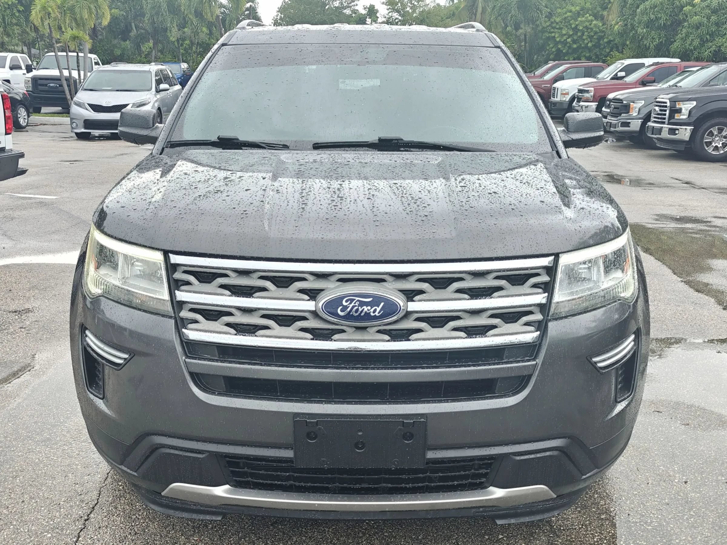 Used 2018 Ford Explorer XLT w/ Class II Trailer Tow Package FWD image 2