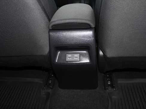 Used 2026 Toyota Corolla SE w/ SE Package FWD image 18