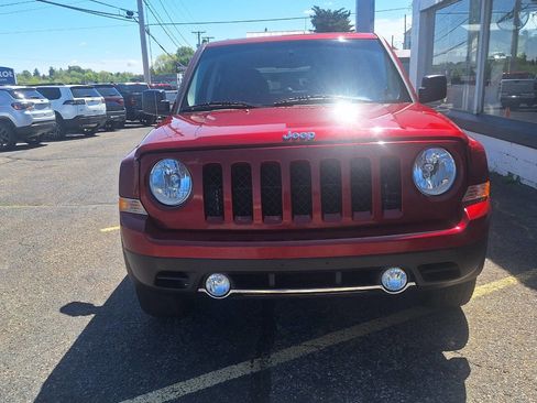 Used 2016 Jeep Patriot High Altitude AWD/4WD image 3