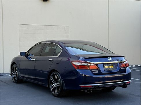 Used 2017 Honda Accord Sport image 5