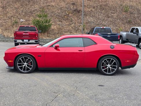 Used 2017 Dodge Challenger R/T Scat Pack w/ Leather Interior Group image 16