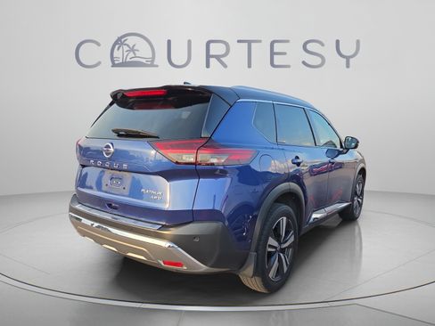 Used 2021 Nissan Rogue Platinum AWD/4WD image 2