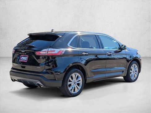 Used 2022 Ford Edge Titanium w/ Equipment Group 301A image 5