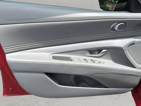 Certified 2025 Hyundai Elantra Sport FWD image 11