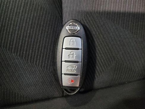Used 2015 Nissan Rogue SV w/ SV Premium Package AWD/4WD image 32