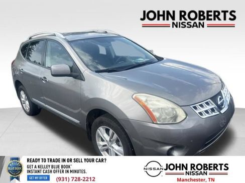 Used 2013 Nissan Rogue SV FWD image 2